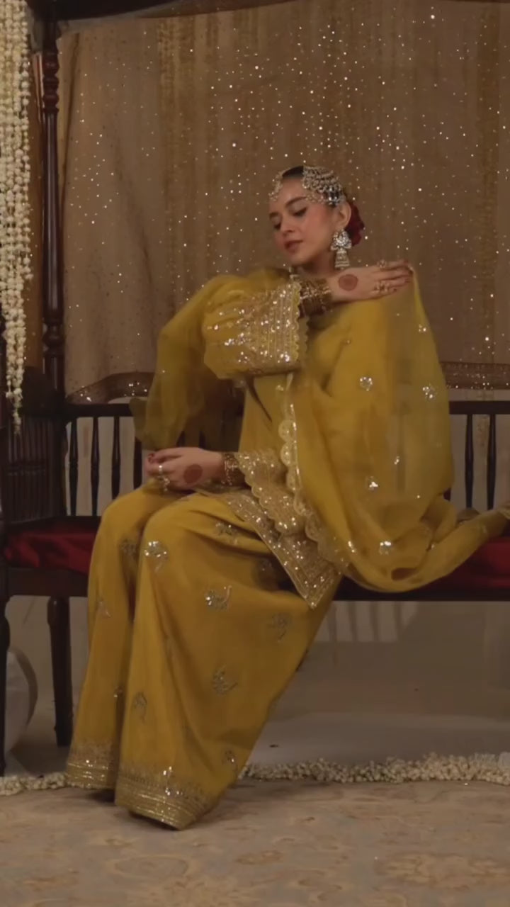 zeen.wears-DNd1ffIMbno.mp4